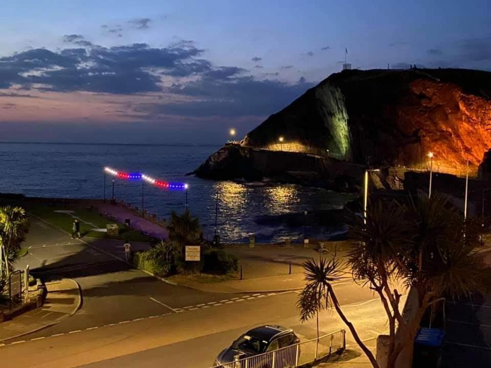 2 The View Apartments Ilfracombe - Seafront, Parking, Lift, Ev Exterior foto